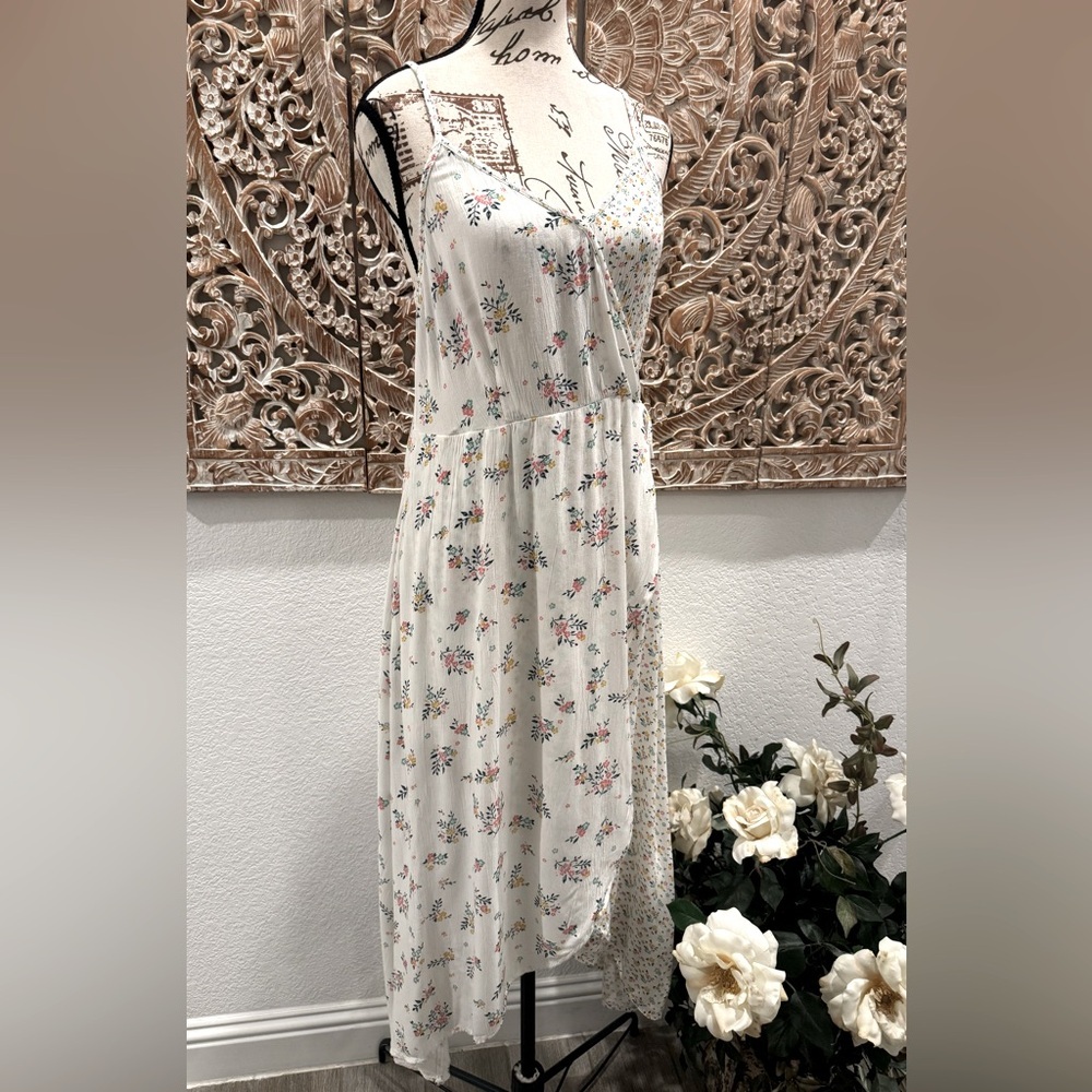 Mudd Super Soft Dainty Floral Boho Country Chic Faux Wrap Midi Summer Dress - Picture 3 of 13